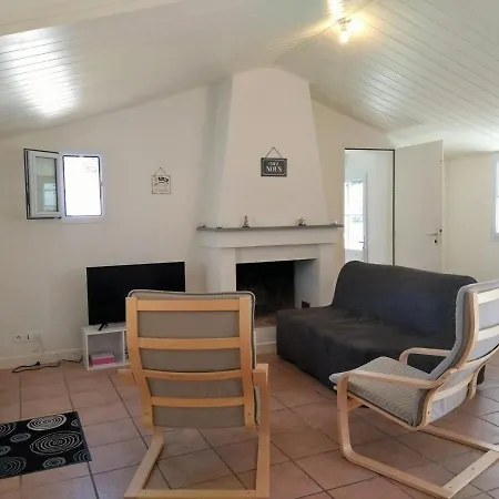 Maison La Gueriniere, 3 Pieces, 5 Personnes - Fr-1-224b-68 * La Guérinière