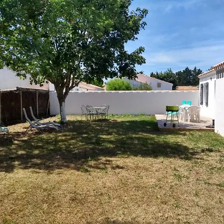 Maison La Gueriniere, 3 Pieces, 5 Personnes - Fr-1-224b-68 * La Guérinière